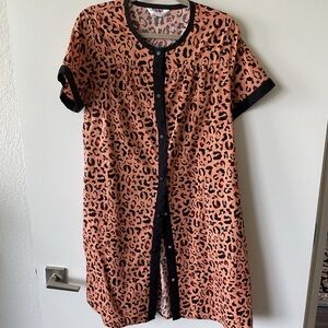Leopard Print Button-Down House Robe
Lightweight cotton